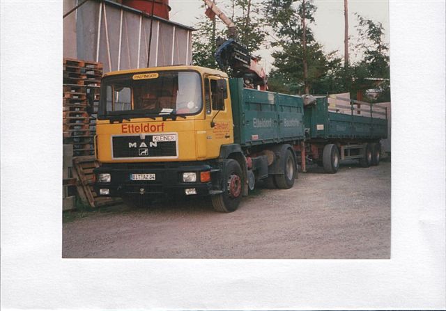 Foto: MAN 19.372 Kipper mit Ladekran