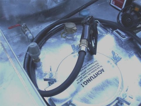 Foto: Armaturen und Zapfpistole 